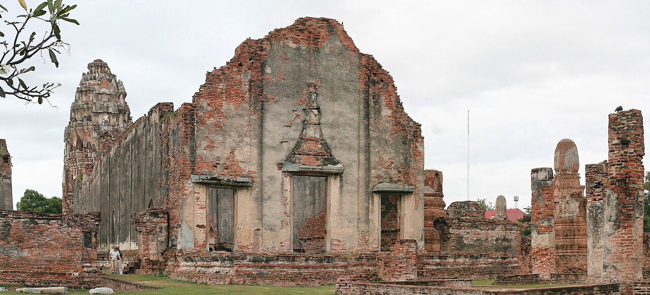 Wat Phra Sri Rattana Maha That ruins